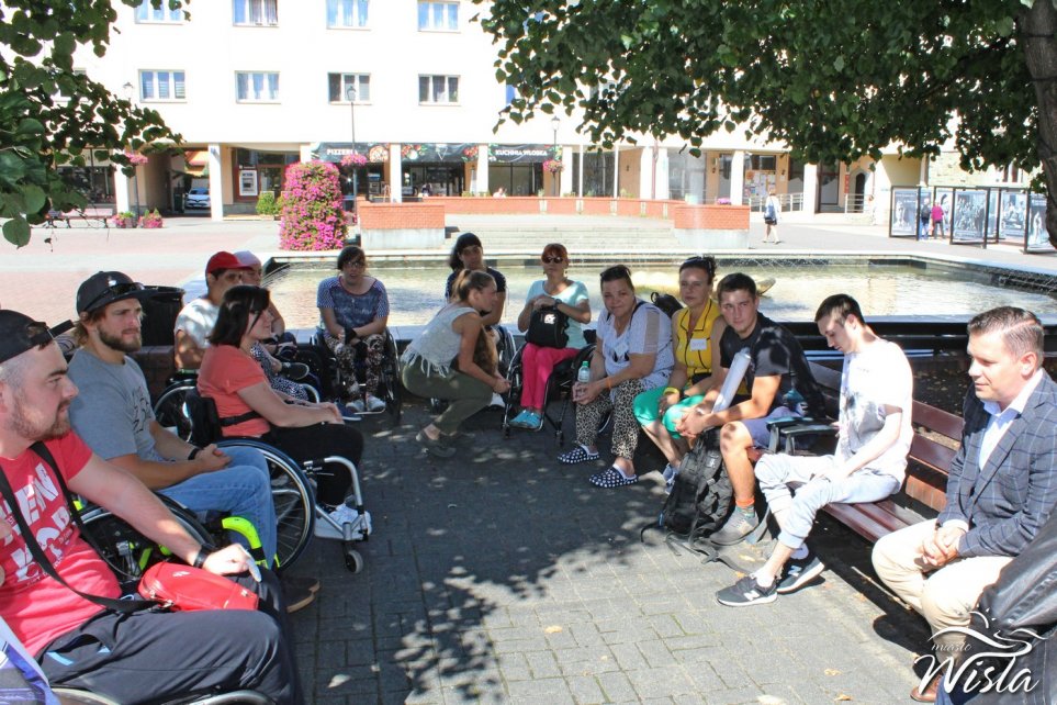 Burmistrz Wisły z uczestnikami warsztatów